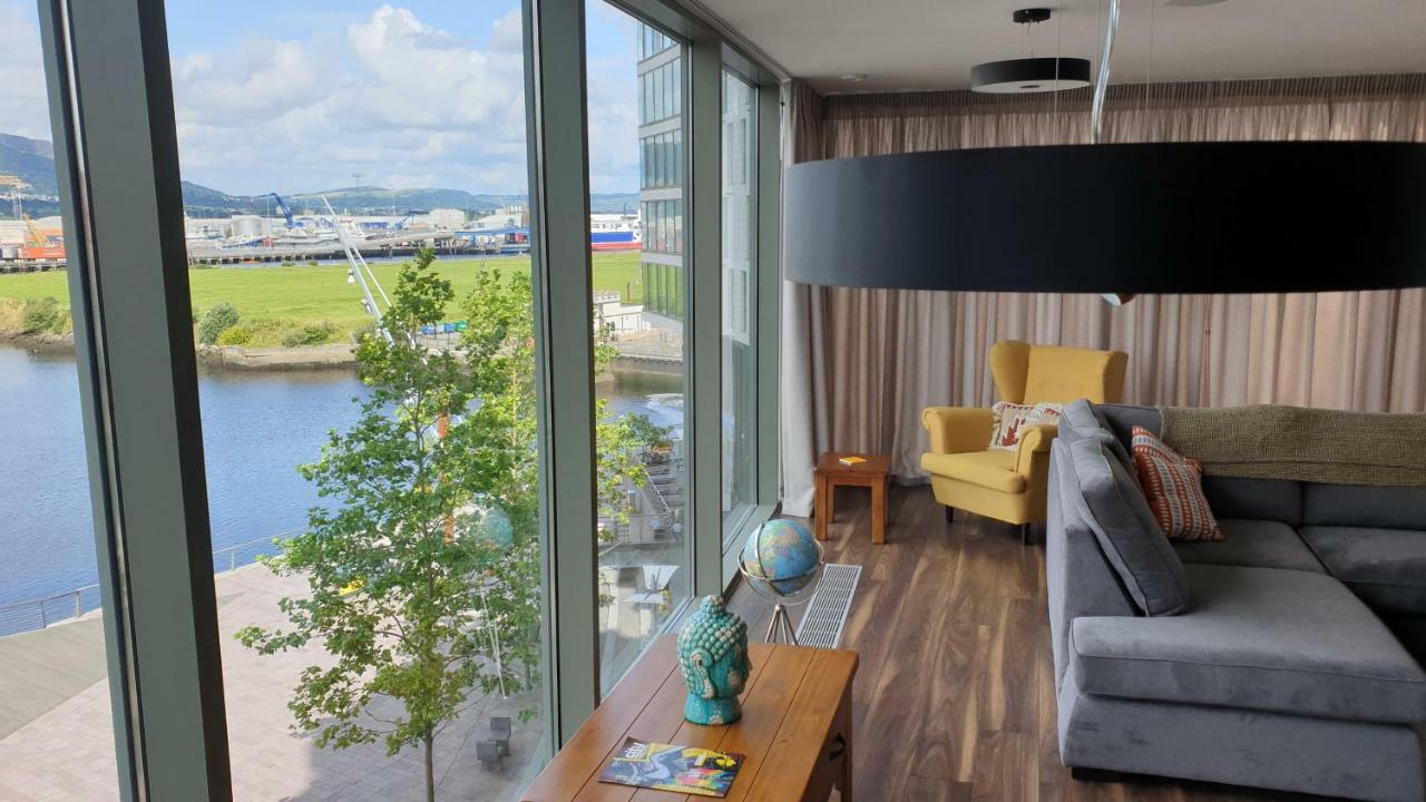 Luxury Apartment Marina Views At Titanic Quarter 벨파스트 외부 사진